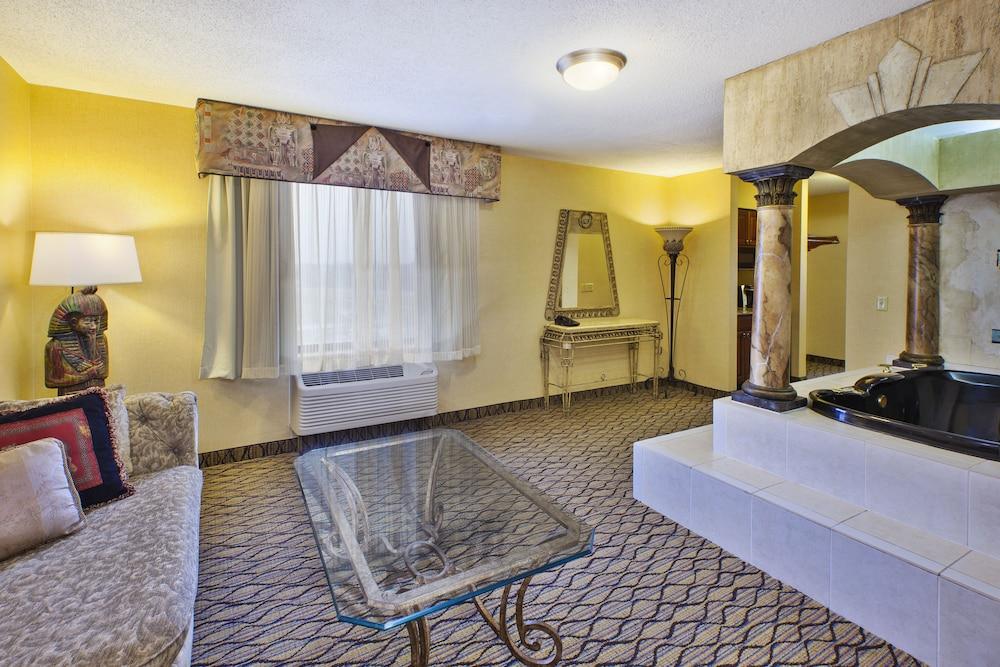 Holiday Inn Express Hotel & Suites Belleville by IHG photo 12