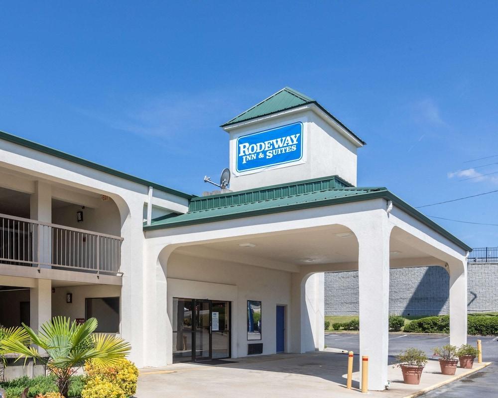 Rodeway Inn & Suites photo 5