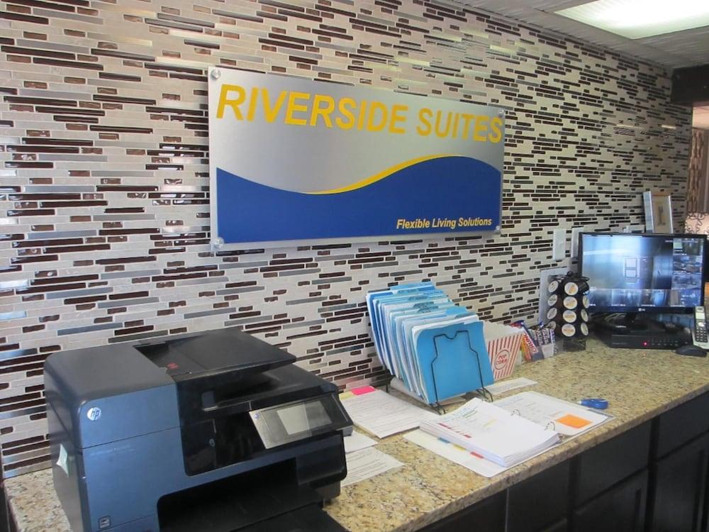 Riverside Suites photo 2