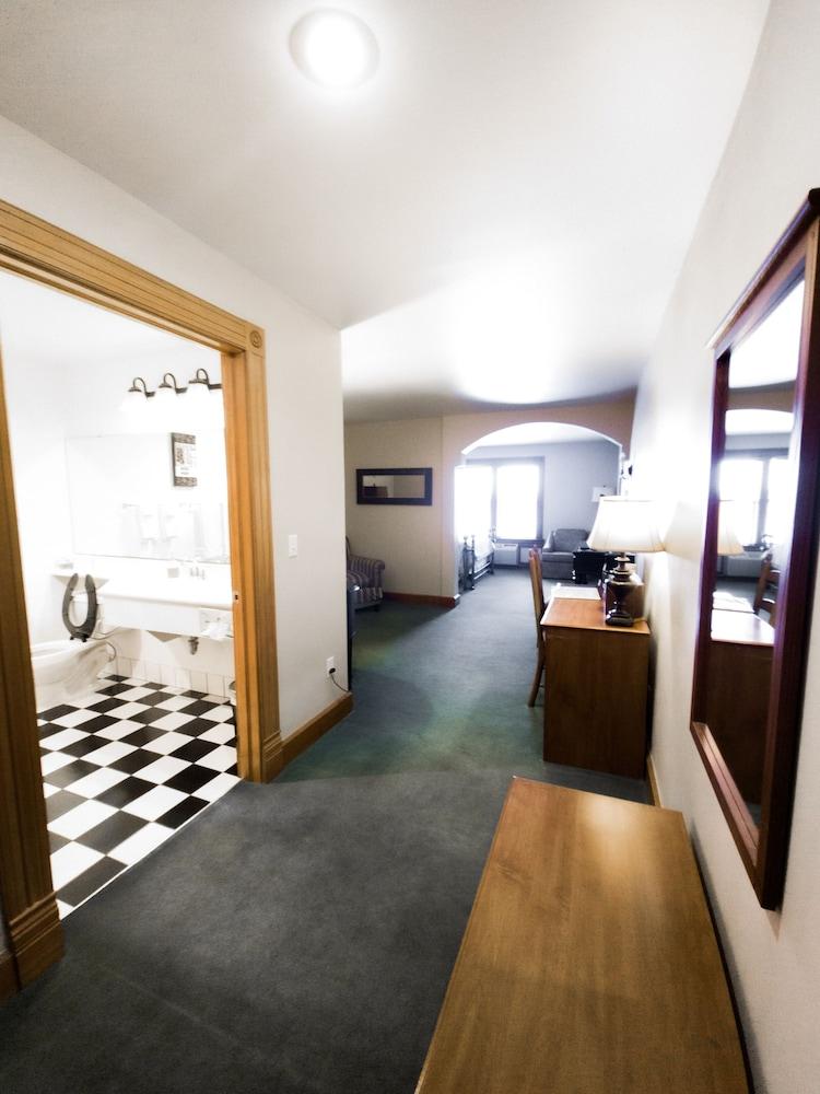 Nuks Executive Suites photo 30