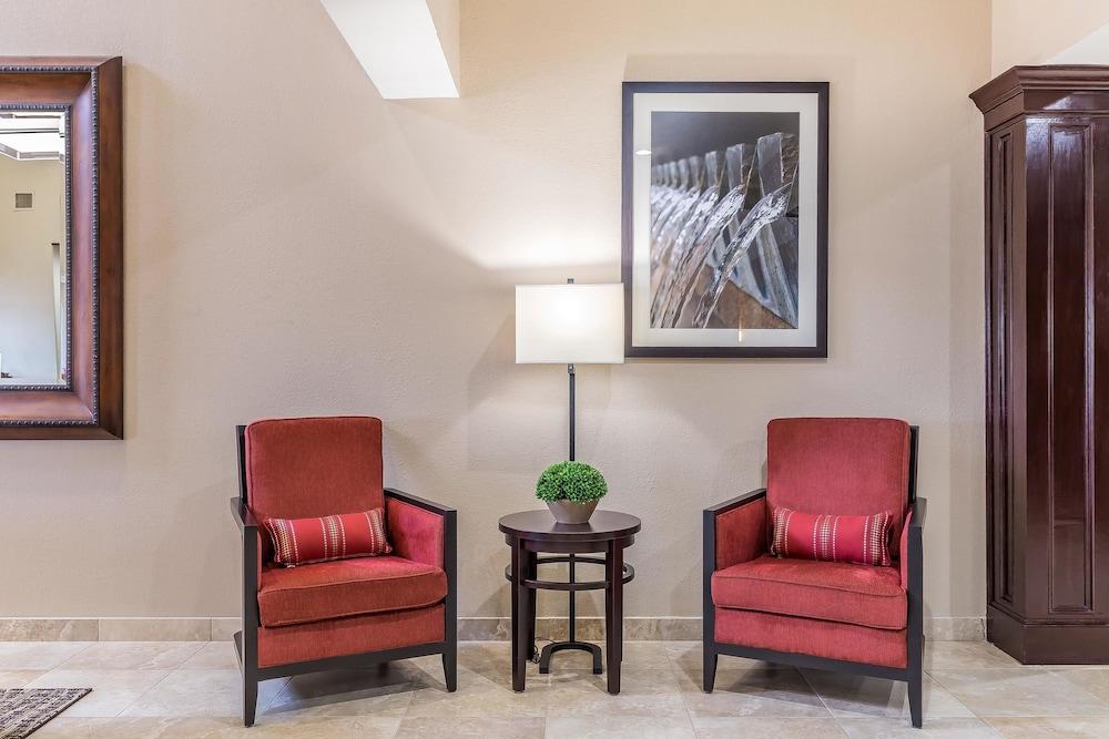 Comfort Suites Houston IAH Airport - Beltway 8 photo 6