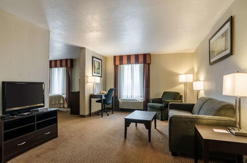 Quality Inn & Suites Winfield photo 19