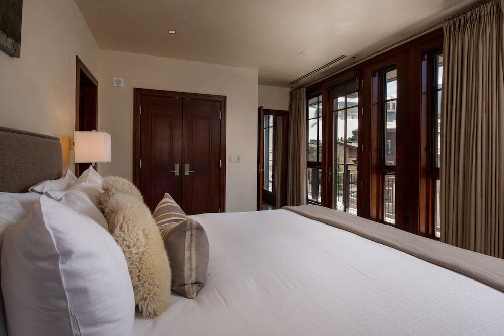 Solaris Residences photo 26