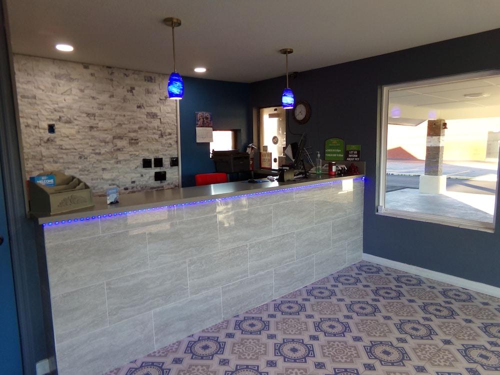 Regal Inn photo 1