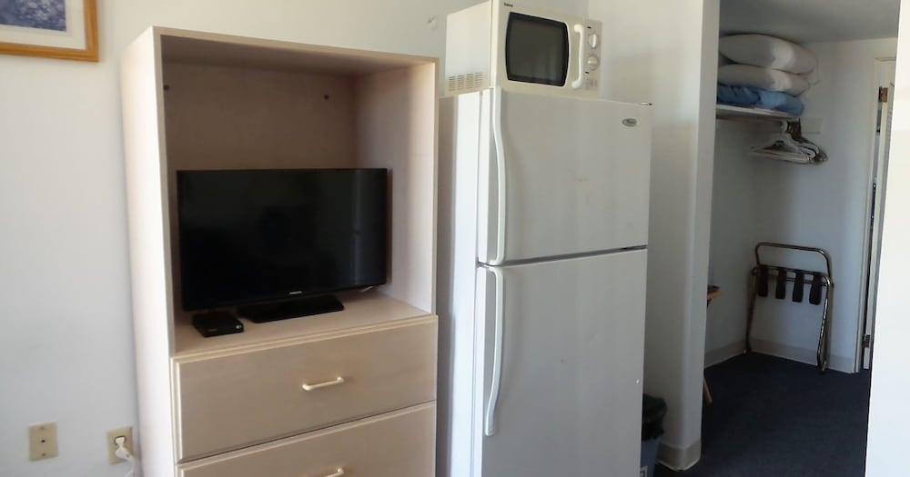 Golden Rail Motel photo 21