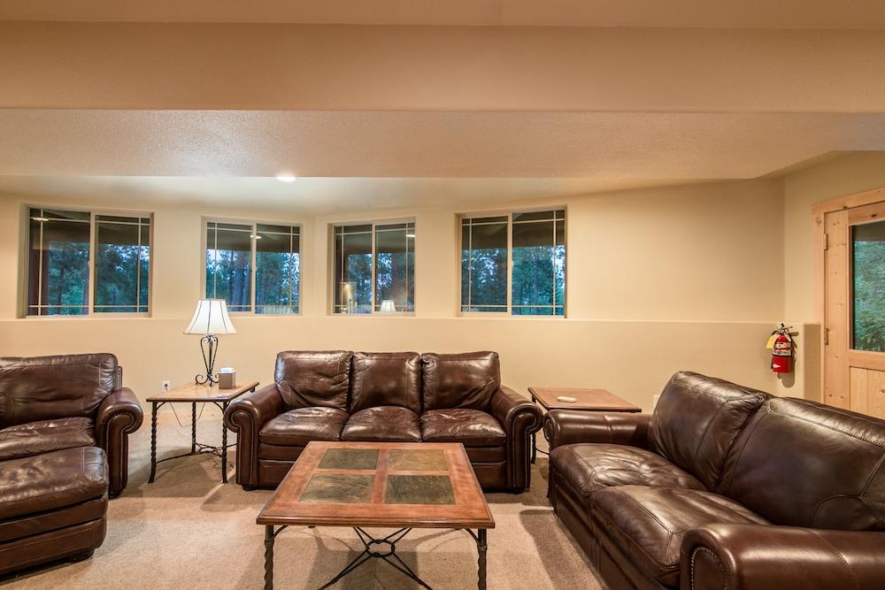 Pineview Lodge photo 54