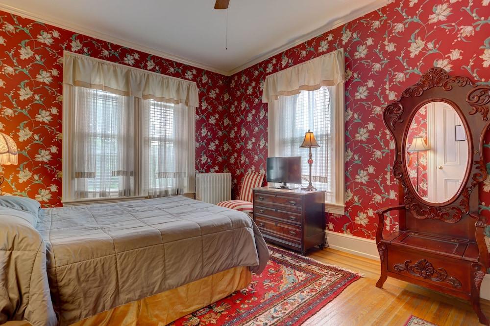 Greystone Manor Bed & Breakfast photo 4