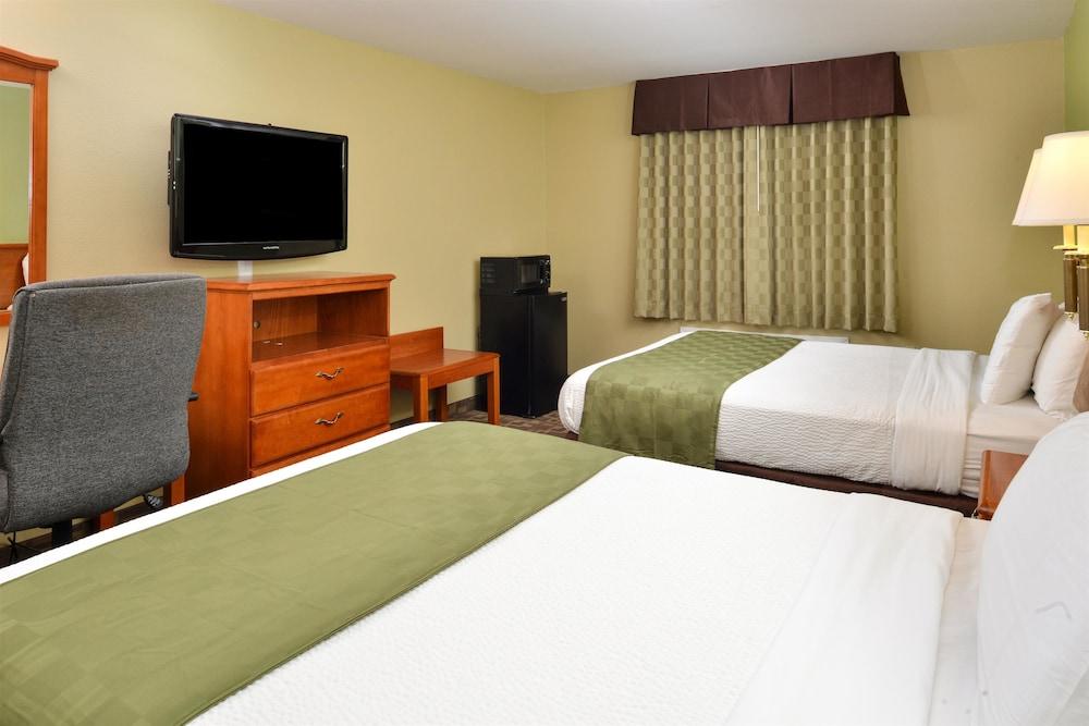 Americas Best Value Inn & Suites University Ave photo 8