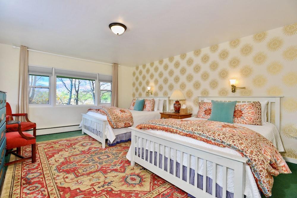 Wilburton Inn photo 92