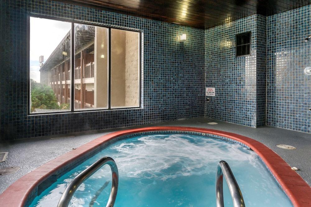Best Western Plus Lake Front Hotel photo 3