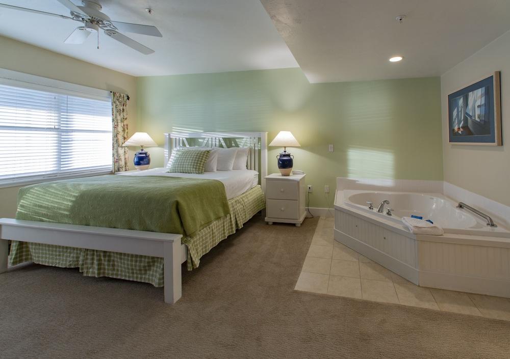 Edgewater Resort photo 7