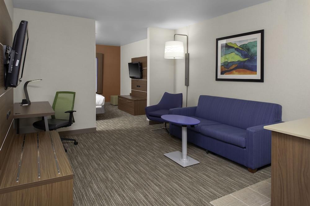 Holiday Inn Express & Suites Interstate 90 by IHG photo 10