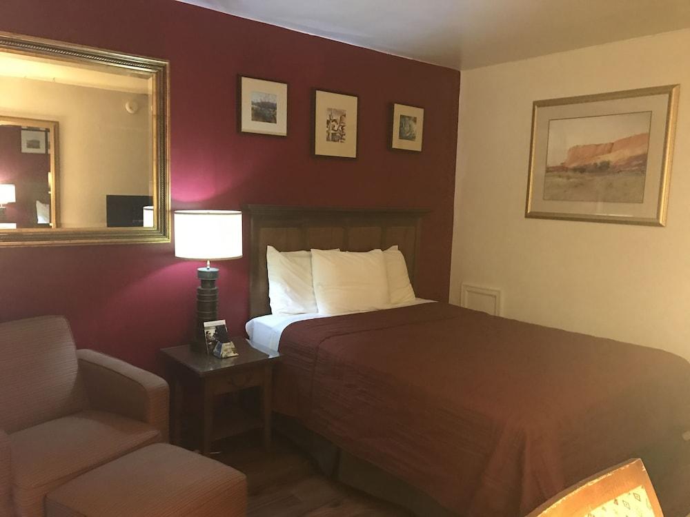Canyonlands Motor Inn photo 5