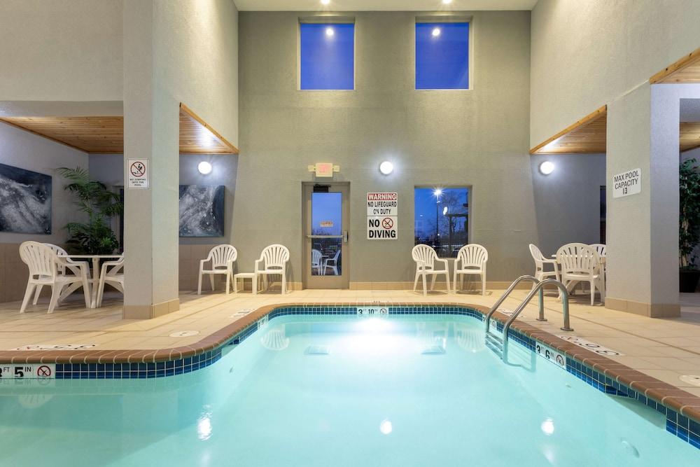 Grandstay Residential Suites Hotel - Sheboygan photo 9
