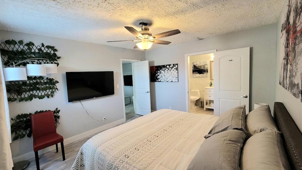 Barefoot Mailman Inn & Suites photo 17