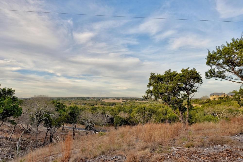 Lucky Arrow Retreat - Dripping Springs photo 7
