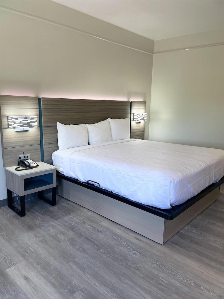 Sonesta Essential Hotel Houston-I-45 Spring photo 7