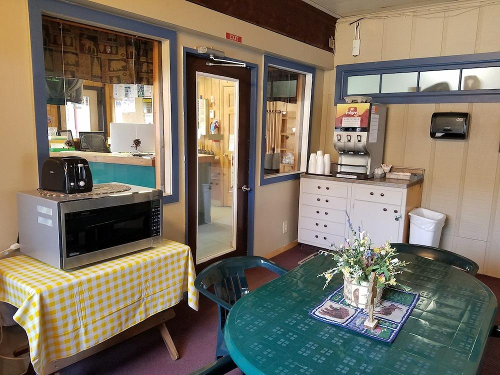 Clark's Beach Motel photo 14
