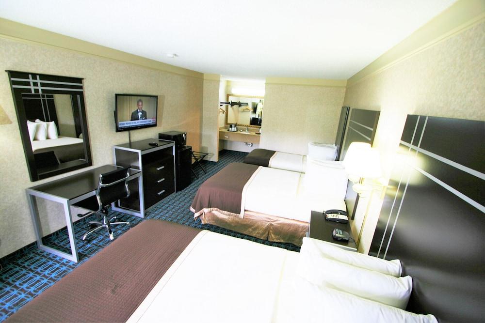 Deluxe Inn Fayetteville - I-95 Exit 49 photo 5