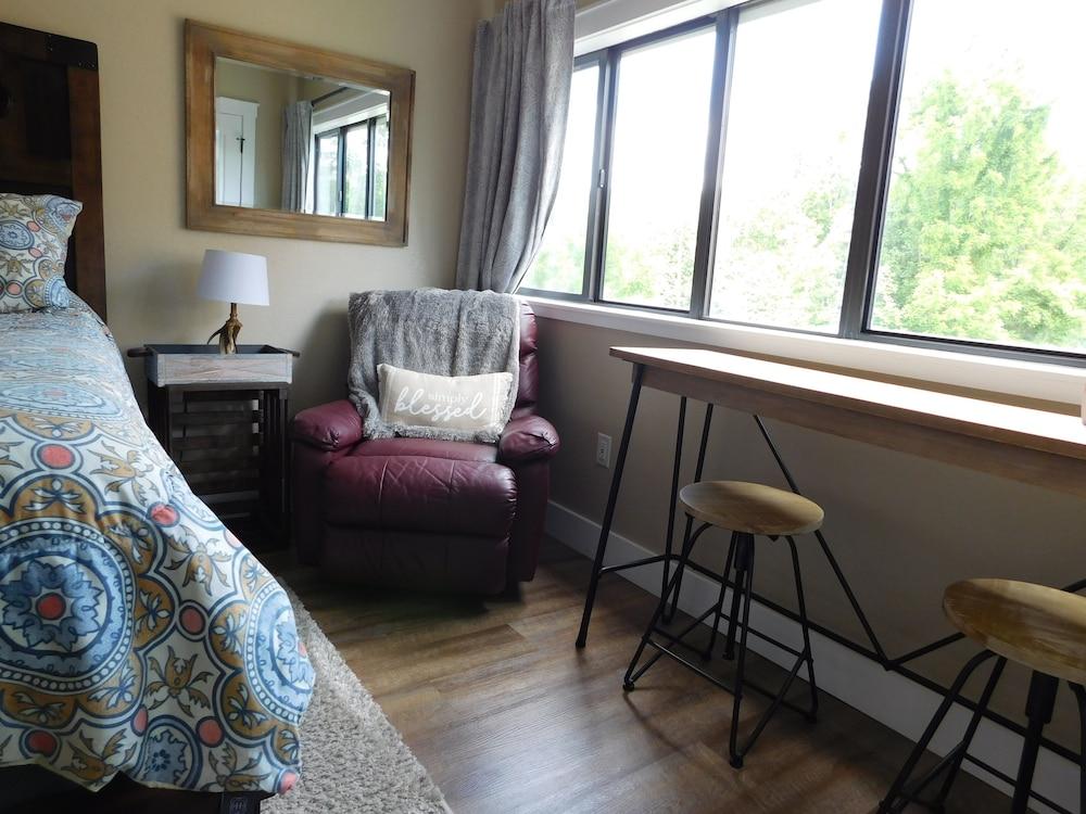 Laurel Inn Condominium photo 26