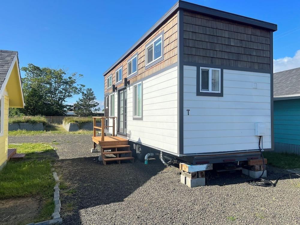 Ocean Spray Beach Resort photo 23