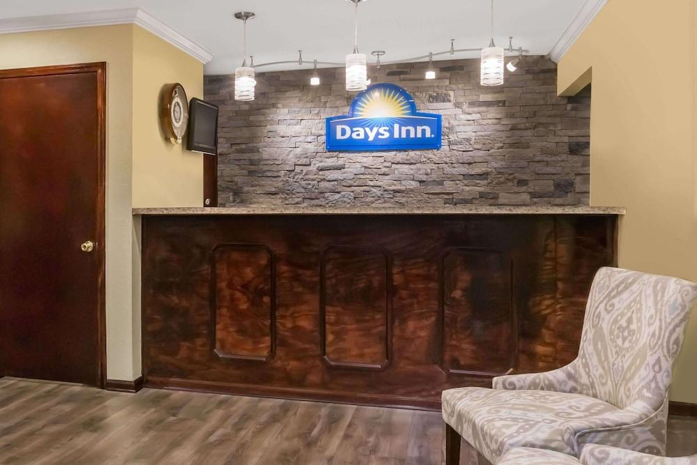 Days Inn by Wyndham Blakely photo 14