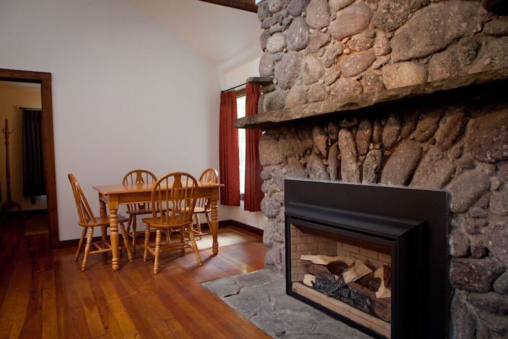 Blue Hill Lodge photo 3