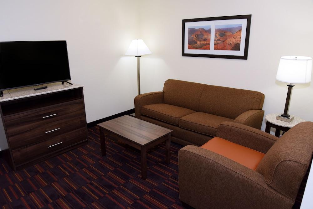 Home Away Suites photo 36