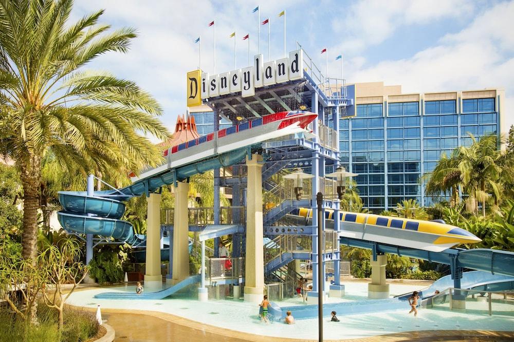 Disneyland Hotel photo 21