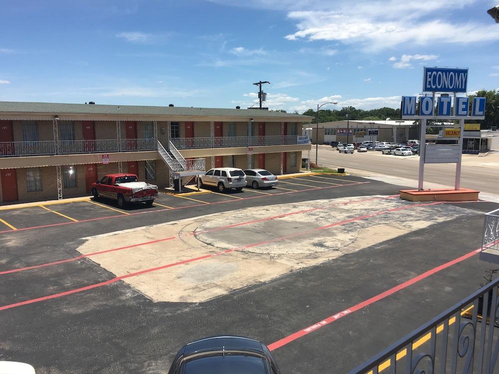 Economy Motel photo 17