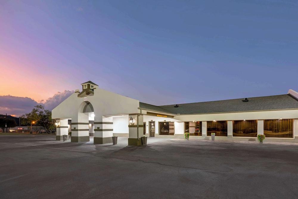 Best Western Post Oak Inn photo 23