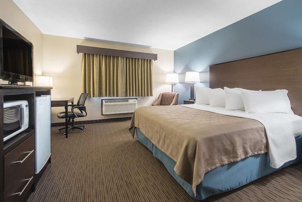 AmericInn by Wyndham Mounds View Minneapolis photo 40