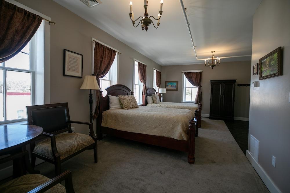 Nauvoo Temple House Hotel photo 38
