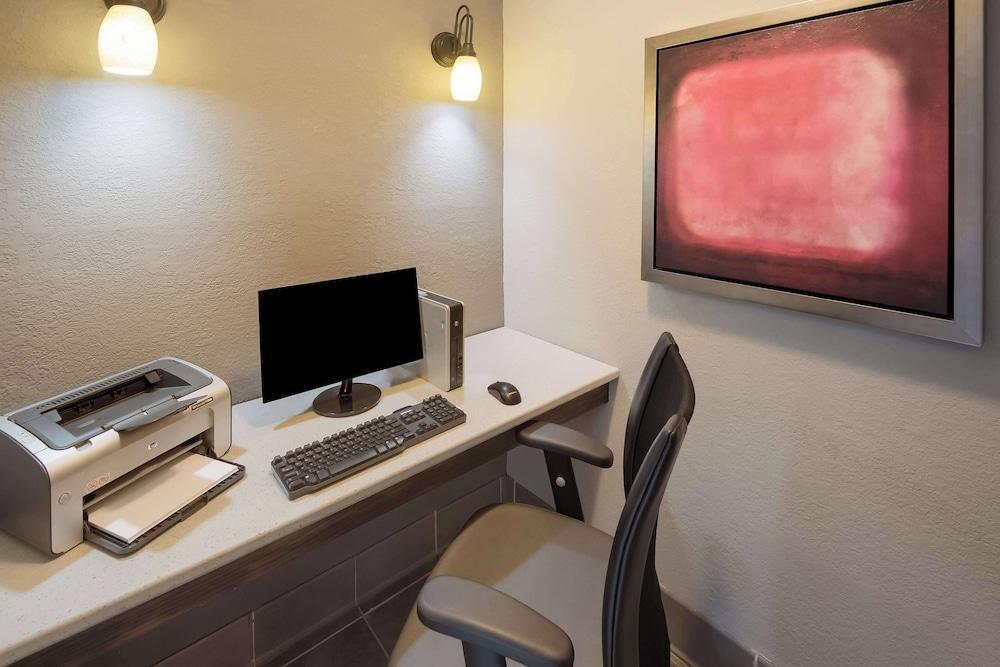 Best Western Riverside Inn photo 20