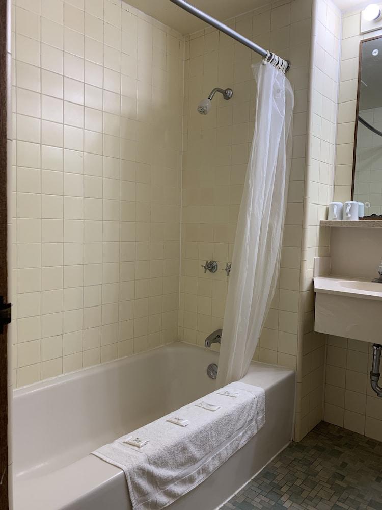 Lincoln Lodge photo 21