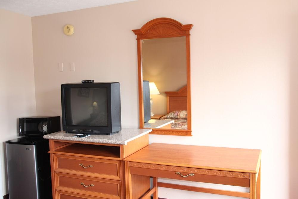 Budget Inn - Troy photo 24