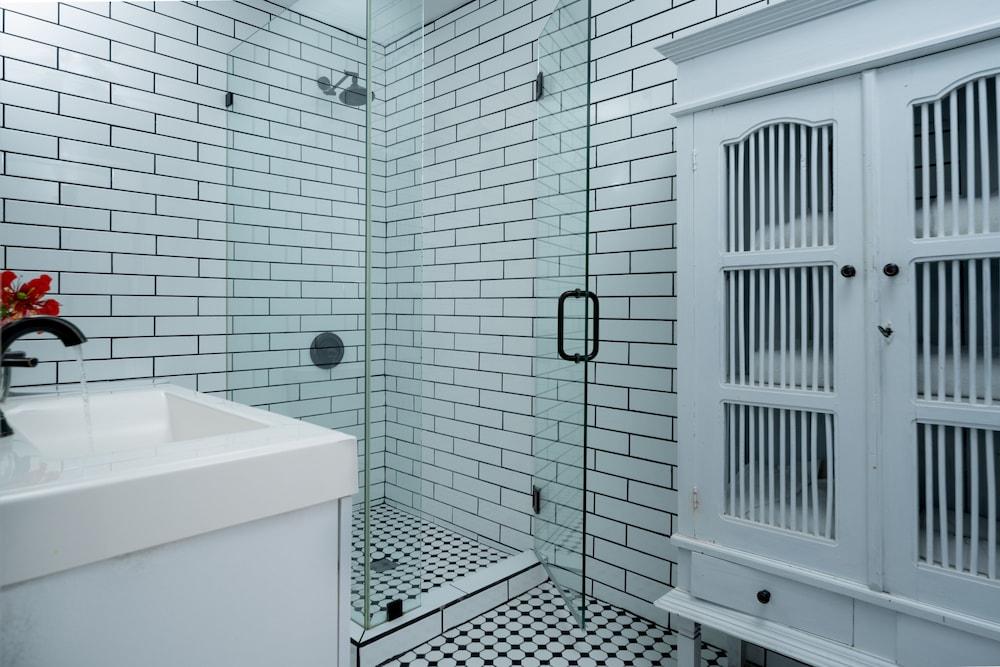 Alexanders Guesthouse - Adult Exclusive, LGBTQ Friendly photo 39