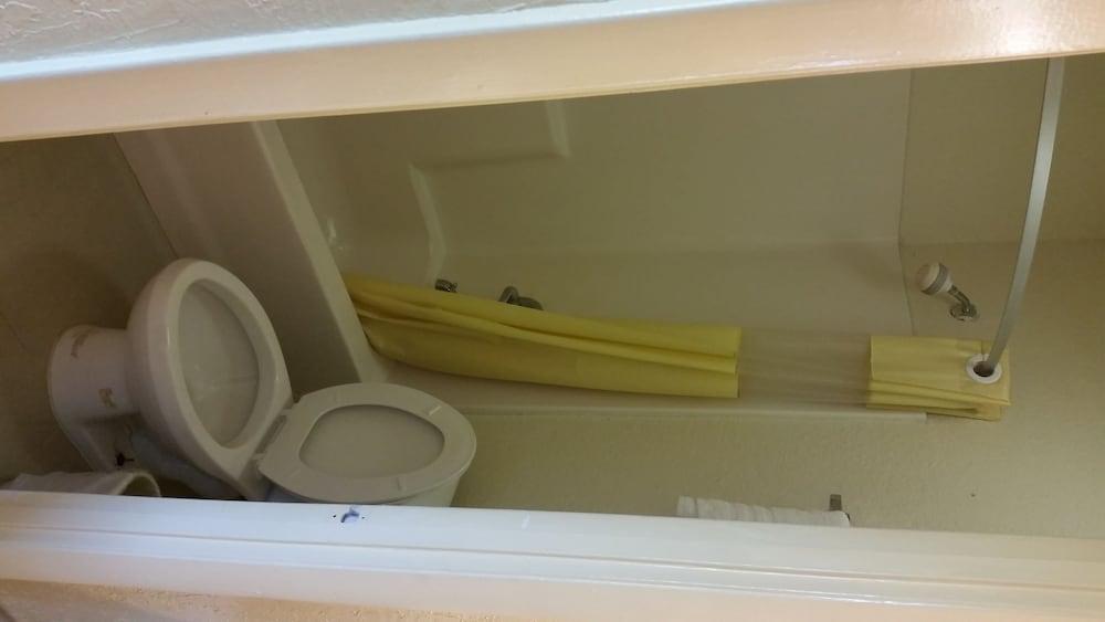 Budget Inn photo 14