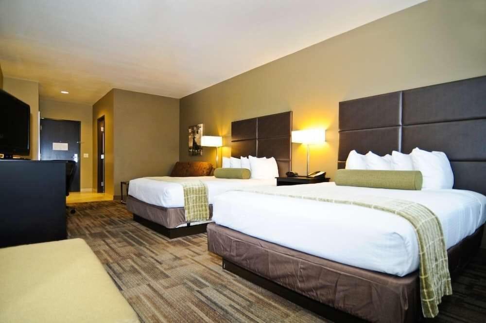 Best Western Plus Night Watchman Inn & Suites photo 7