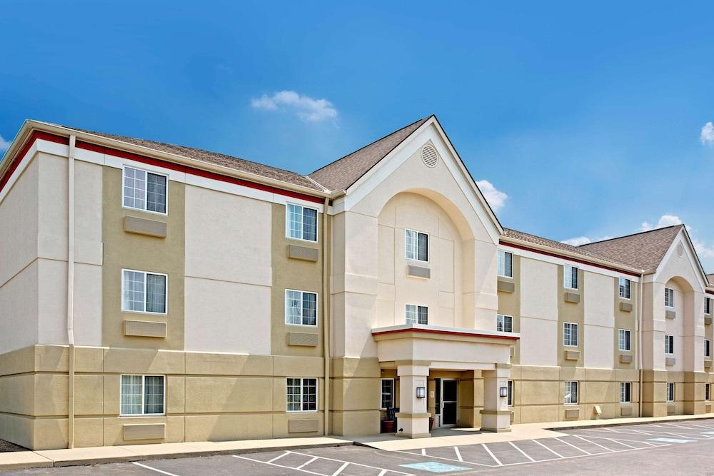 MainStay Suites Cincinnati Blue Ash photo 1