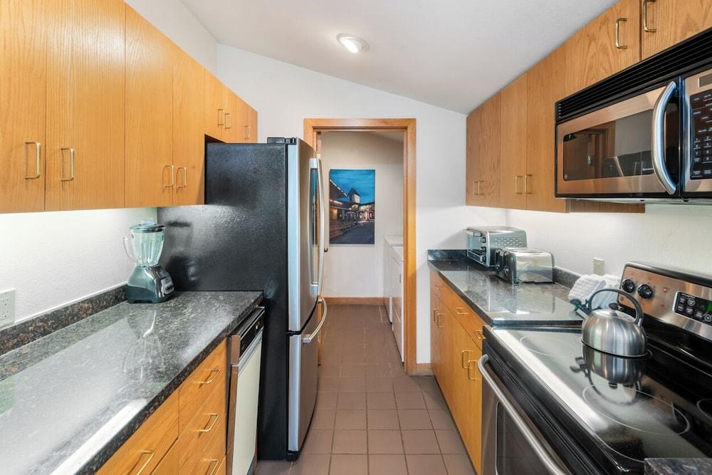 Christiania Condos - CoralTree Residence Collection photo 38