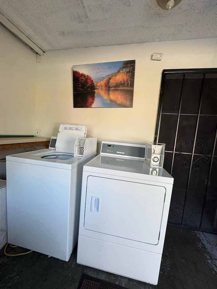Vista Motel - Riverside photo 10