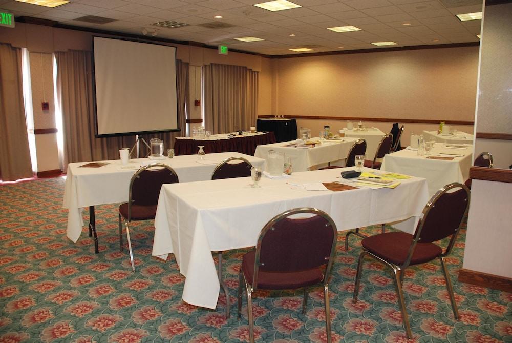 Oakland Airport Executive Hotel photo 43