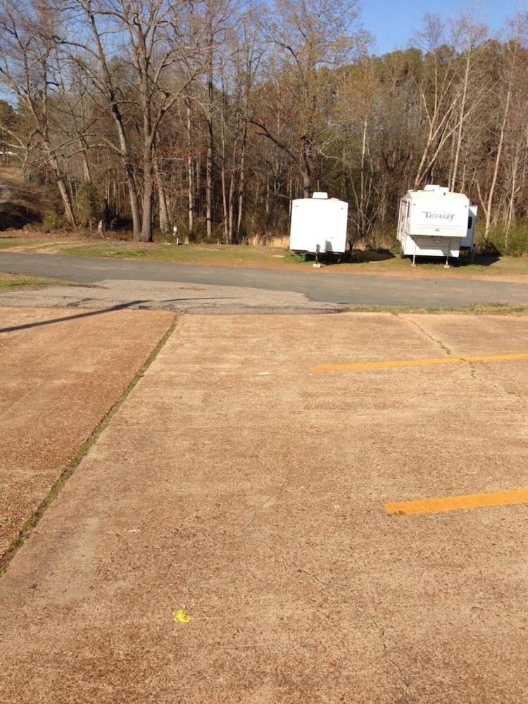 Sportsman Inn and Suites photo 2