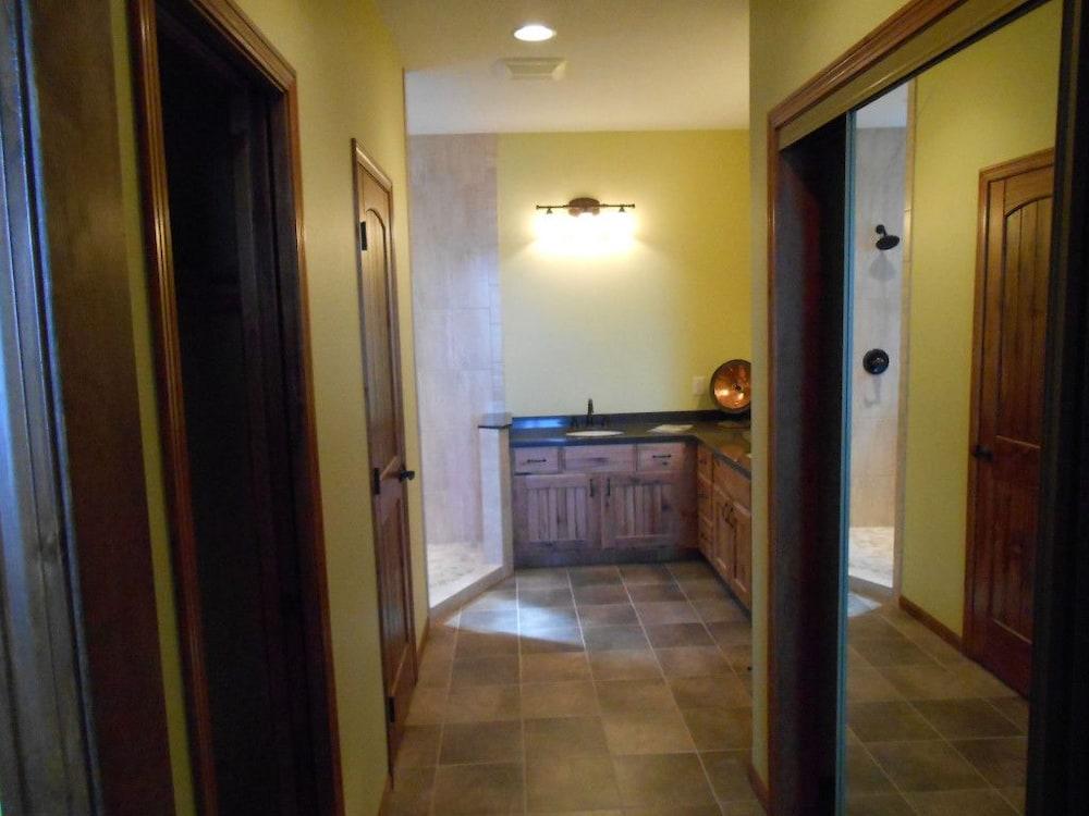 Quarterdeck Resort & Restaurant photo 57