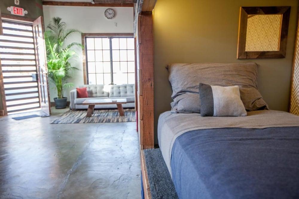 PodShare Los Feliz - Hostel photo 33