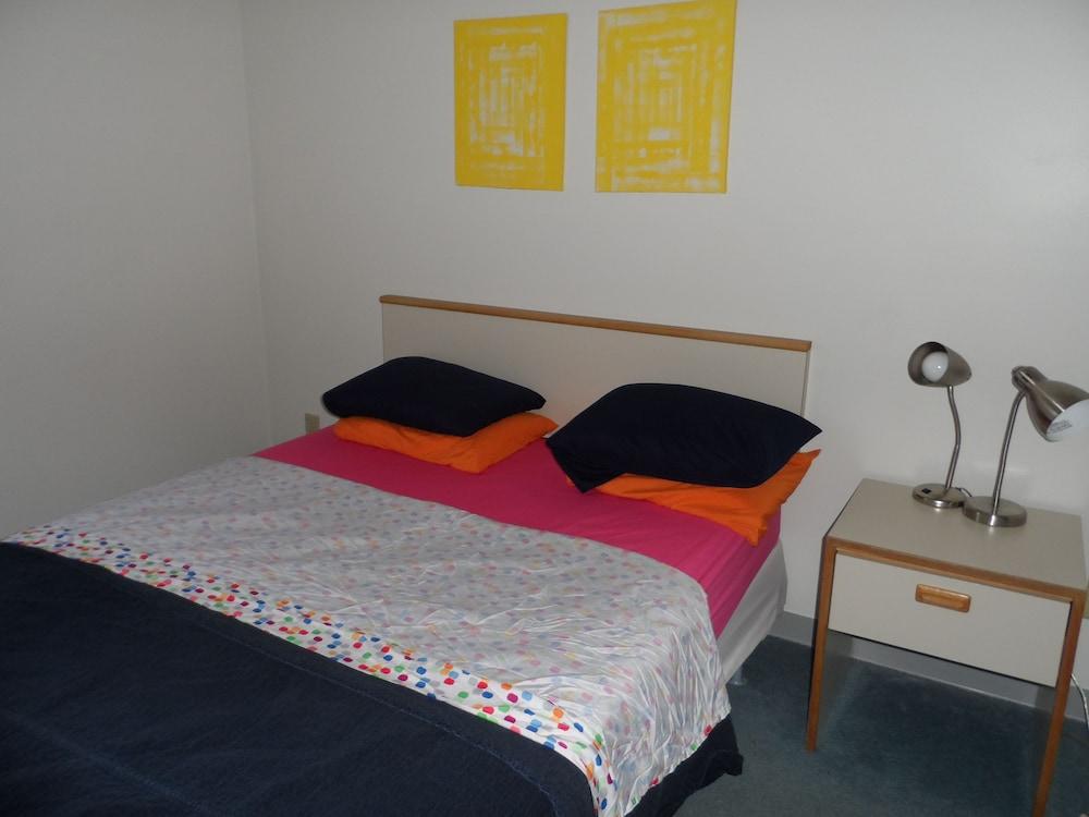 Economy Suites photo 4