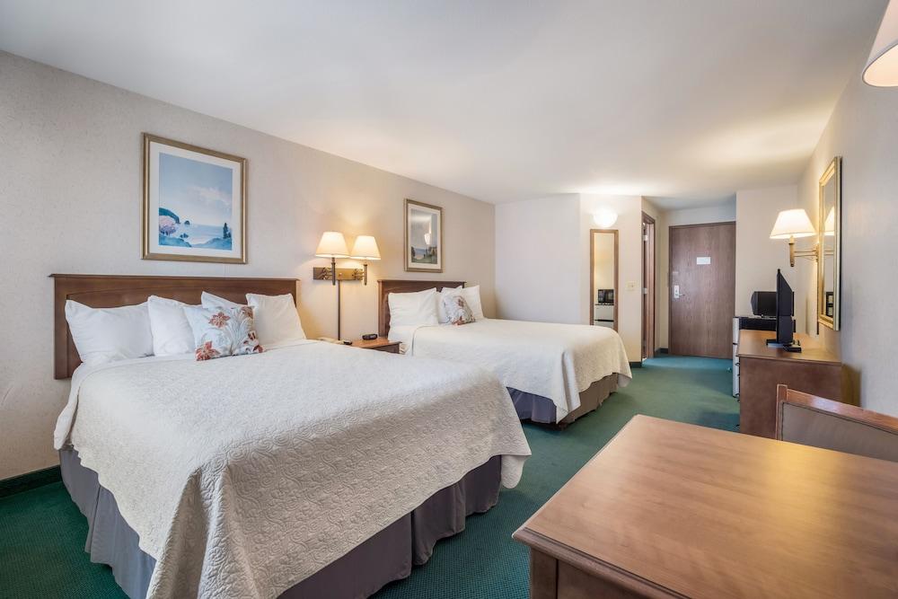 Baraga Lakeside Inn photo 8