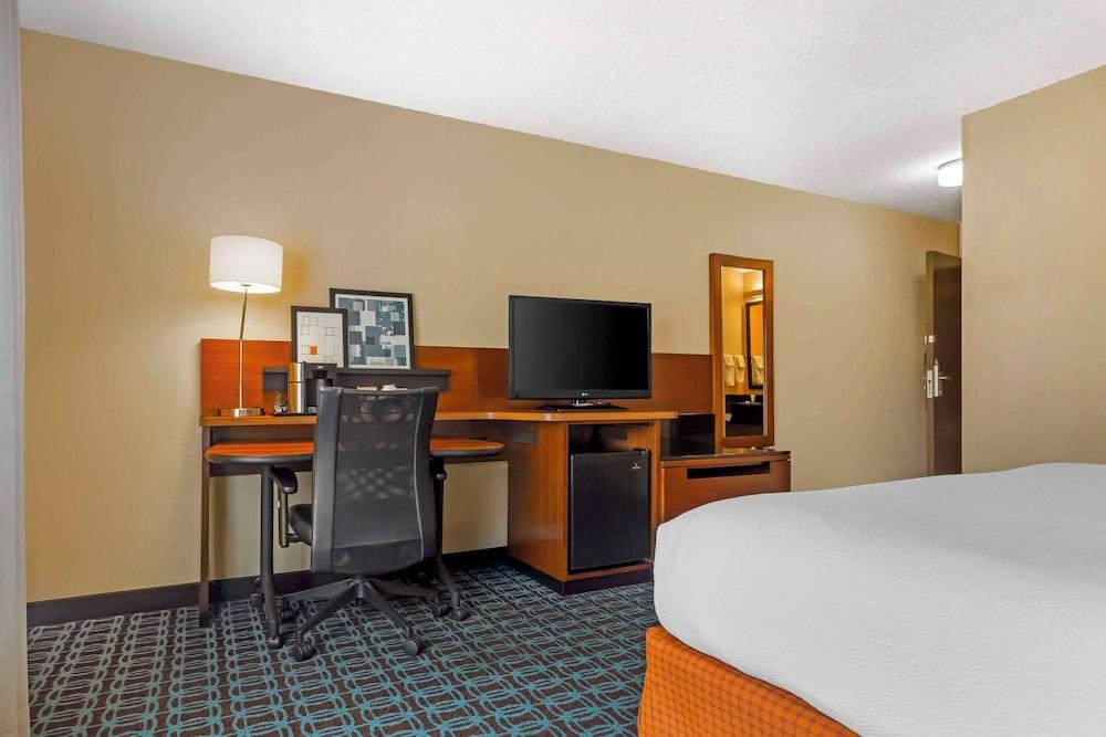 Comfort Inn & Suites Green Bay Stadium Area photo 11