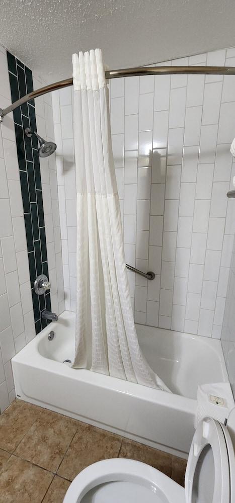 Quality Inn Dry Ridge photo 35
